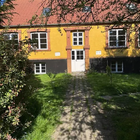 Kwatera prywatna In Charming House On The Countryside *